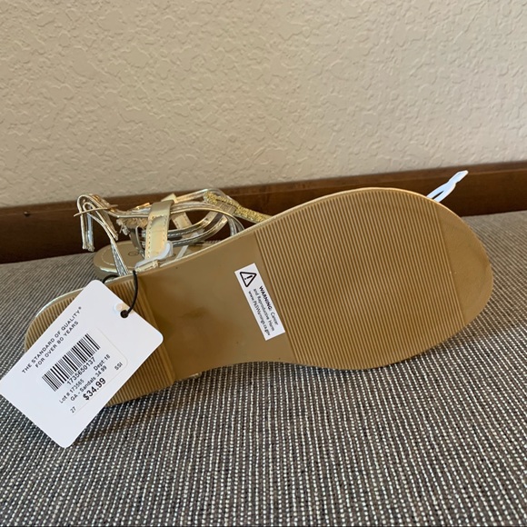 Gold Sandals !!☀️🌼 - Picture 3 of 3